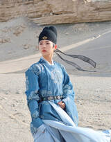 男人洗澡时揉女人的奶｜“沐浴爱意，温馨互动：亲密洗澡记”-3